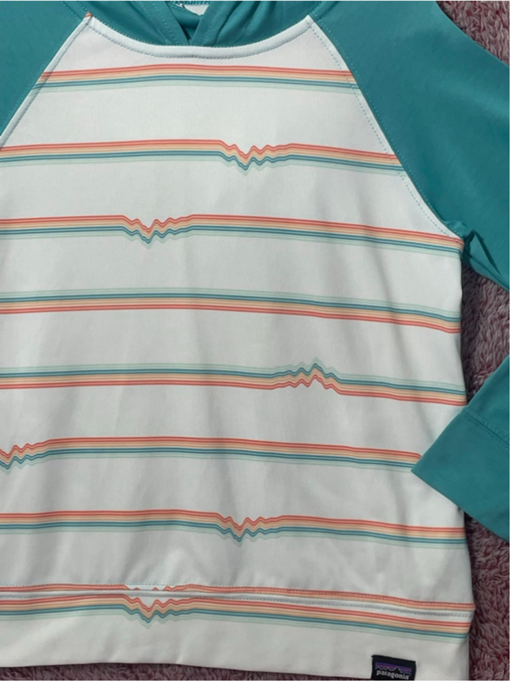 Patagonia Hooded long sleeve shirt 4T lightweight - Picture 4 of 7